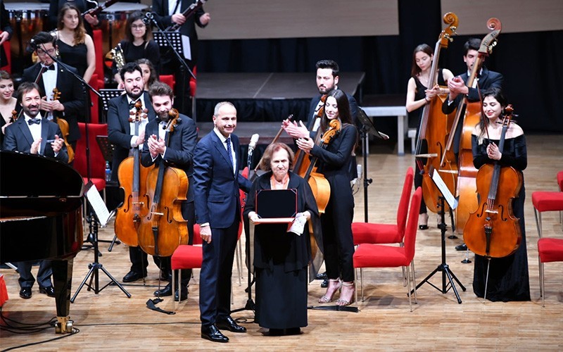 Sevda-Cenap And Müzik Vakfı Altın Madalya Serisi'nın Yeni Yayını Ayşegül Sarıca'ya Armağan